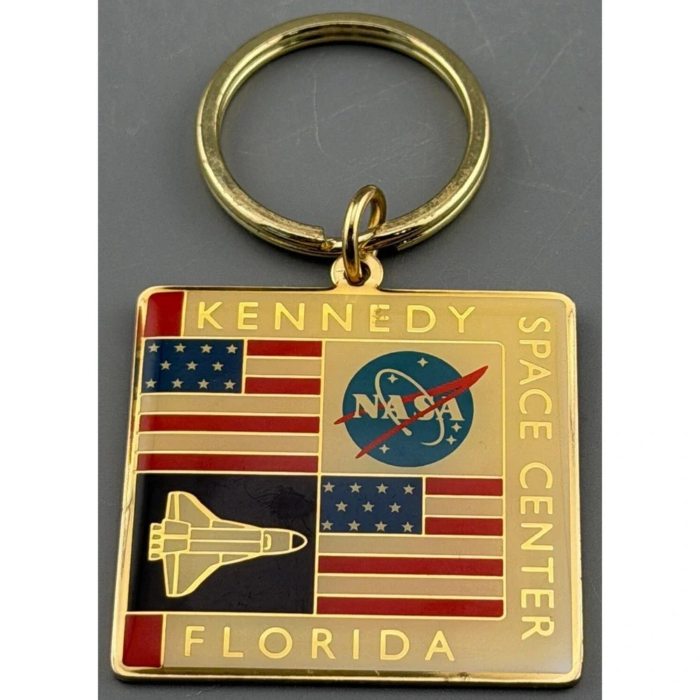 Vintage Kennedy Space Center Keychain NASA Shuttle Florida Souvenir KSC 1.5